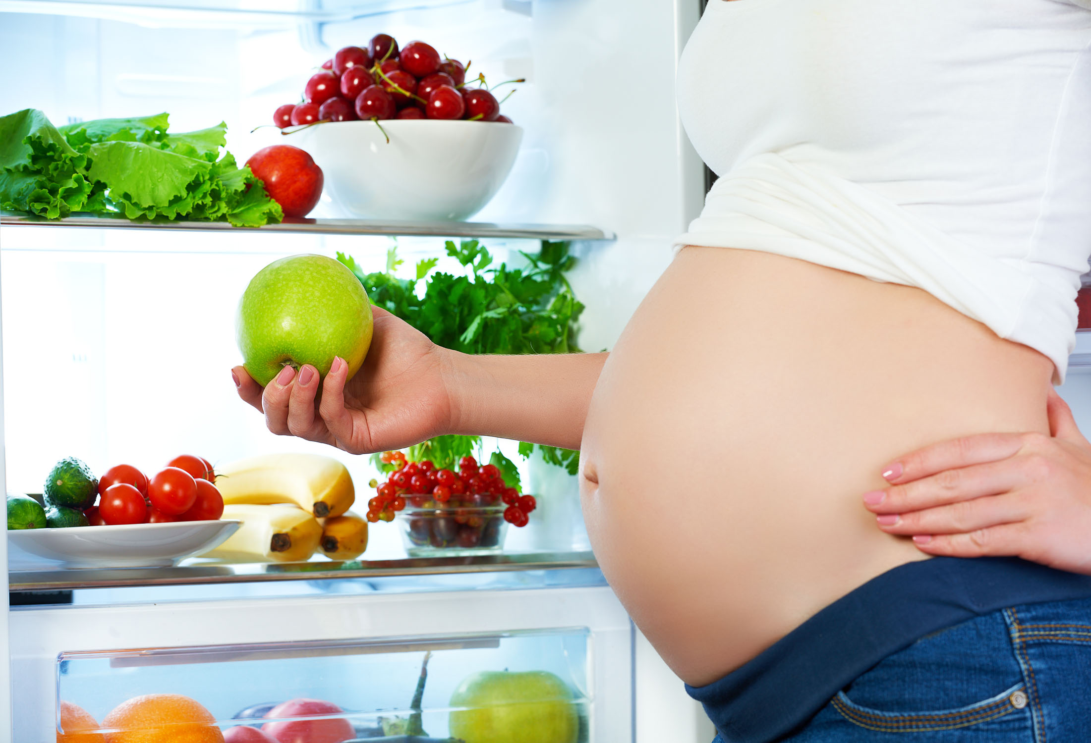 ¿Qué vitaminas y minerales debo tomar en el embarazo?