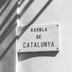  Bienvenidos a Barcelona y a Farmacia Catalunya.
