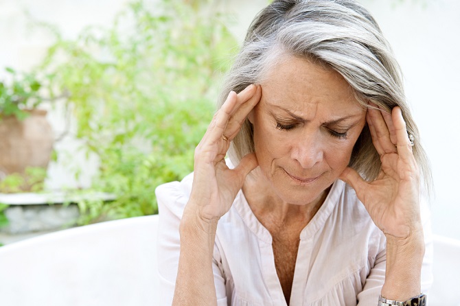 ¿Cómo aliviar los dolores de cabeza durante la menopausia?