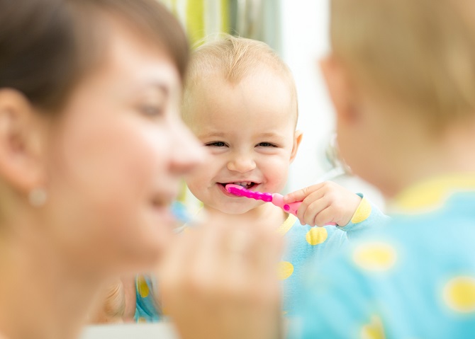 Cuidado dental desde el primer mes hasta los 12 años