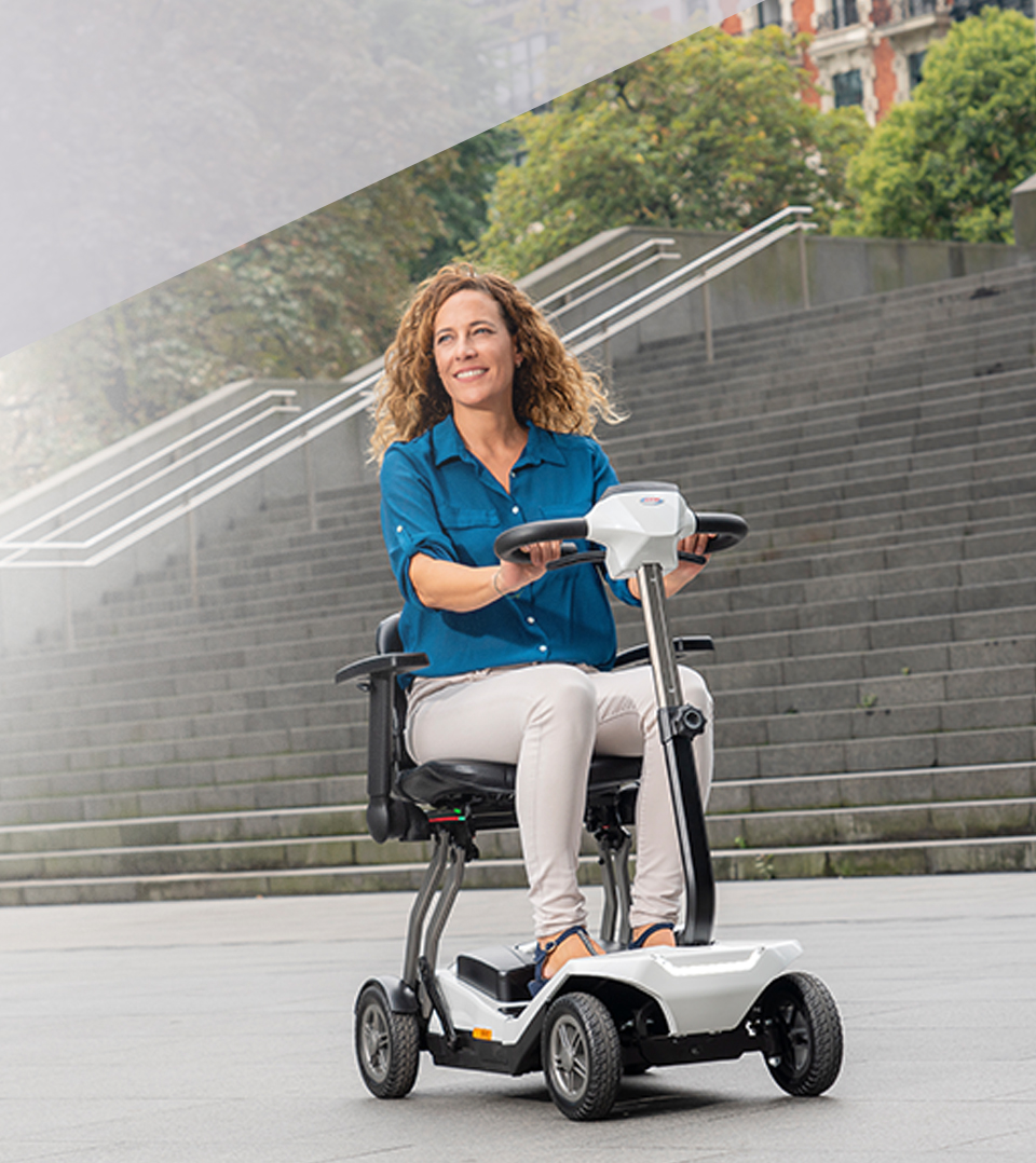 Moverse con una scooter eléctrica plegable