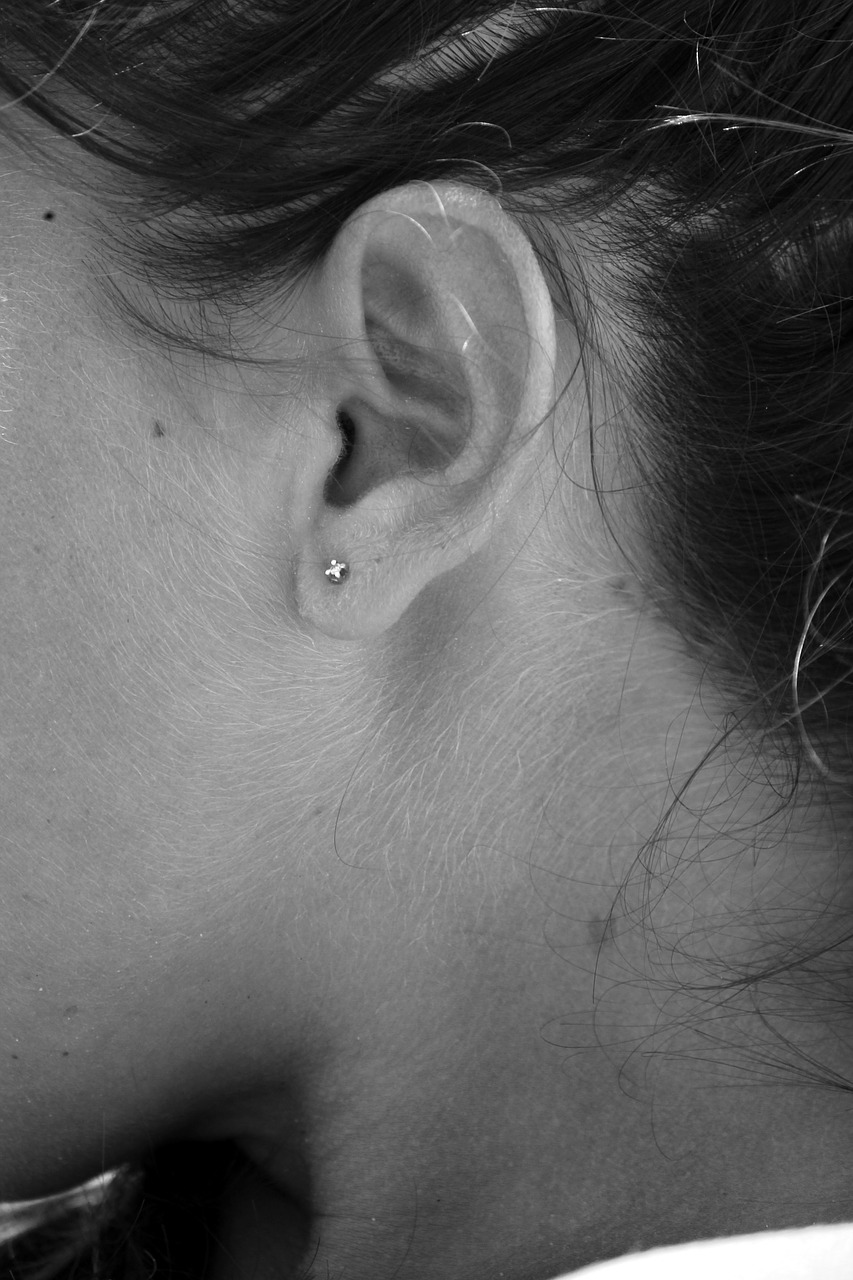 Piercing. Perforación del lóbulo de la oreja no sólo para bebés